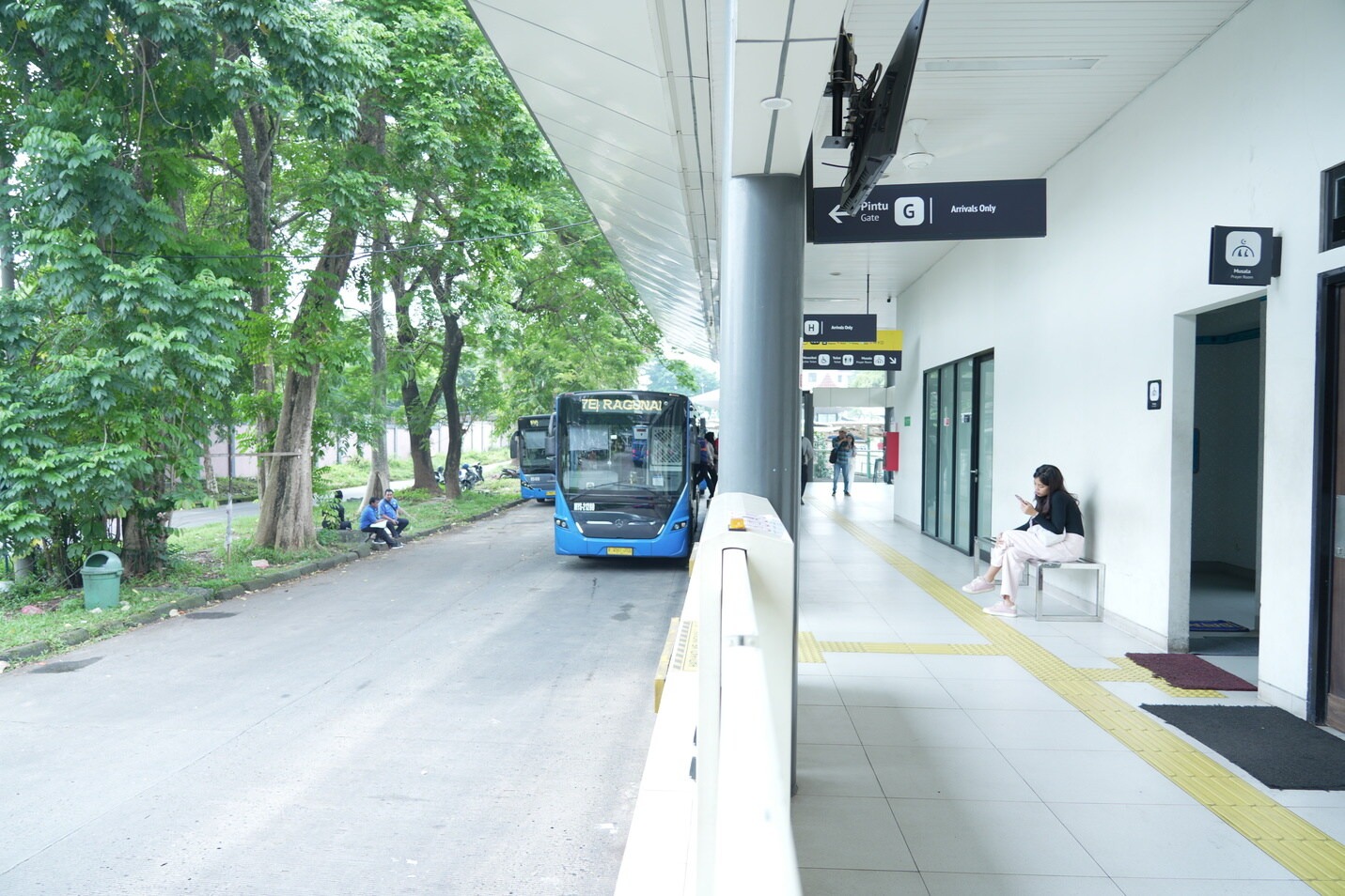 Rute Transjakarta dan JakLingko mengalami penyesuaian. Buat kamu pengguna setia moda transportasi publik ini, yuk cek rute terkininya! 